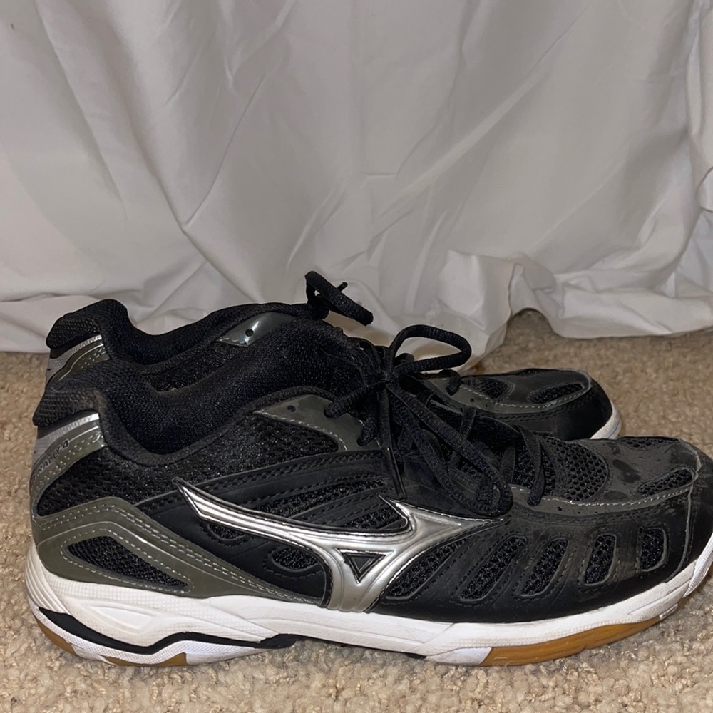 Volleyball shoes